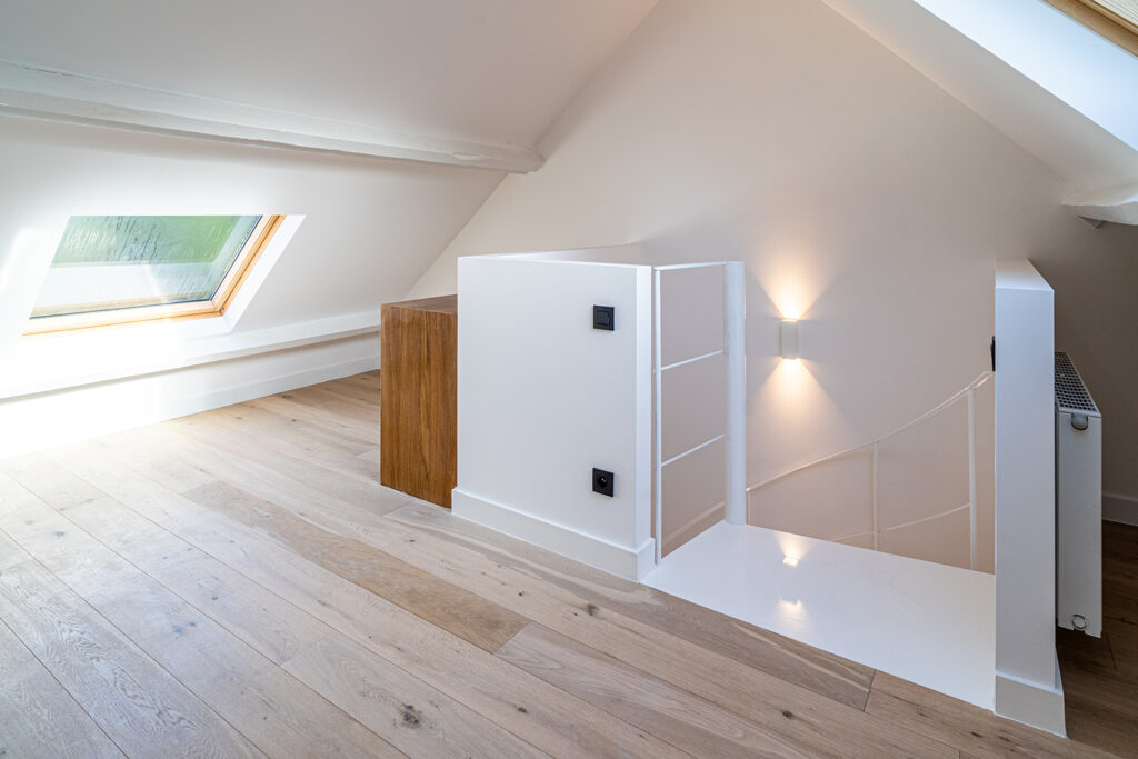 LaagOpLaag_website_gesgeGestichtstraat-15 Verbouwing Gent, Woning verbouwen Gent, totaalverbouwing, architectuur en interieur, Architect Gent, Stadswoning bouwen, stadswoning verbouwen, Duurzaam bouwen inspiratie, Architectenbureau Laag op Laag, architectenstudio, Duurzame architectuur, Toekomstbestendige woningen, Groene leefbare stad, Gelaagdheid in architectuur, Kwaliteit en duurzaamheid, (Ver)bouwen voor volgende generaties, Naadloze overgang binnen en buiten, Lange termijn ontwerp, Groendaken en tuinontwerp, Stijlvolle en duurzame woningen, Lagen in architectuur, Architectuur voor leefbaarheid, Wonen met een groen dak, Toekomstgerichte architectuur, Architecten voor stadswoningen, Duurzame bouwprincipes, Woningontwerp voor generaties, Modern woningontwerp, Innovatieve architectuur, Ecologische bouwprojecten, Ruimtelijke gelaagdheid, Klimaatbewust ontwerp, Architectuur met oog voor detail, Energie-efficiëntie, Inspirerende woonomgeving, Harmonie tussen binnen en buiten, Architectuur en levensstijl, Creatieve woningontwerpen, Maatwerk architectuur, Vakmanschap in woningontwerp, Duurzame stadsontwikkeling, Erfgoed en hedendaags ontwerp, Architectuur met een visie, Biologisch wonen, Hedendaagse stadsvernieuwing, Groene architectuurprincipes, Architectuur voor gezinnen, Minimalistische woningontwerpen, Verbondenheid met de omgeving, Architectuur en gemeenschap, Architectuur met natuurlijke materialen, Woningrenovatie met visie, Functionele binnenruimtes, Ecologische woongebouwen, Esthetiek en functionaliteit, Architectuur en welzijn, Innovatieve woonoplossingen, Architectuur en biodiversiteit, Hedendaagse duurzaamheid, Groenruimte in stedelijke omgevingen, Architectuur en cultureel erfgoed, Unieke woningontwerpen, Inspirerende architectonische concepten, Woningontwerp en ecologie, Ruimtelijk bewustzijn in architectuur, Ecologische stadsplanning, Duurzaamheid en esthetiek, Moderne stedelijke woningbouw