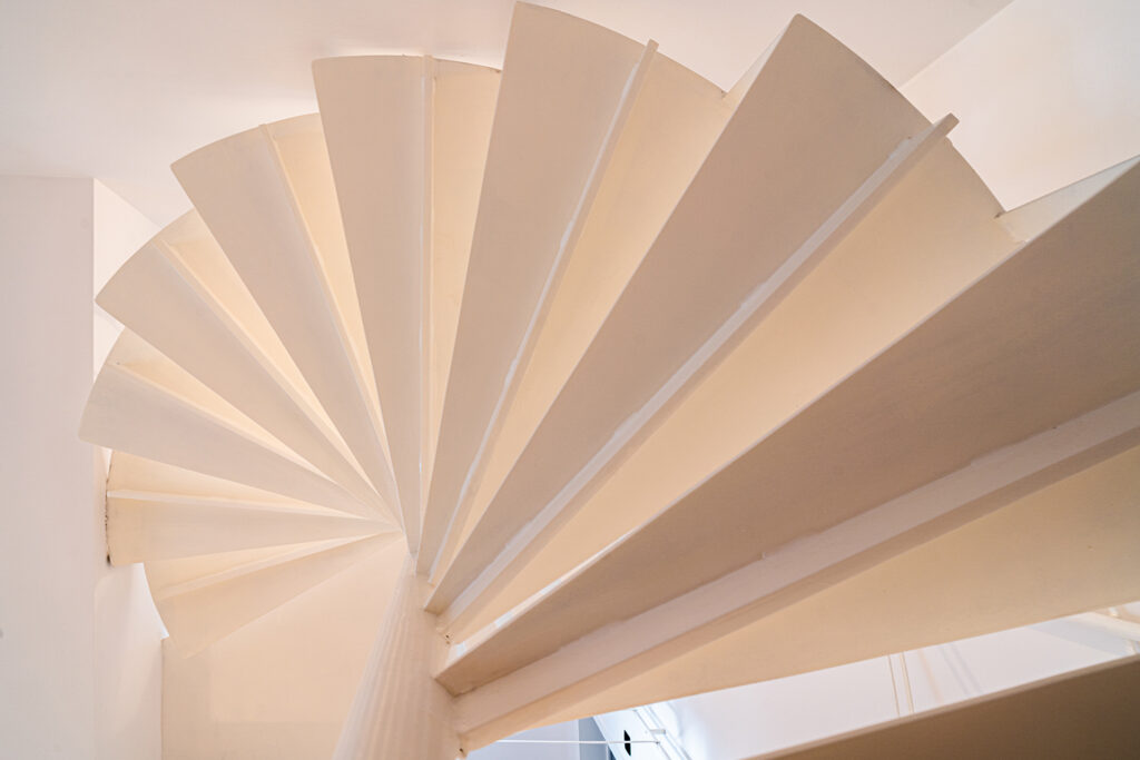 LaagOpLaag_website_gesgeGestichtstraat-7 Verbouwing Gent, Woning verbouwen Gent, totaalverbouwing, architectuur en interieur, Architect Gent, Stadswoning bouwen, stadswoning verbouwen, Duurzaam bouwen inspiratie, Architectenbureau Laag op Laag, architectenstudio, Duurzame architectuur, Toekomstbestendige woningen, Groene leefbare stad, Gelaagdheid in architectuur, Kwaliteit en duurzaamheid, (Ver)bouwen voor volgende generaties, Naadloze overgang binnen en buiten, Lange termijn ontwerp, Groendaken en tuinontwerp, Stijlvolle en duurzame woningen, Lagen in architectuur, Architectuur voor leefbaarheid, Wonen met een groen dak, Toekomstgerichte architectuur, Architecten voor stadswoningen, Duurzame bouwprincipes, Woningontwerp voor generaties, Modern woningontwerp, Innovatieve architectuur, Ecologische bouwprojecten, Ruimtelijke gelaagdheid, Klimaatbewust ontwerp, Architectuur met oog voor detail, Energie-efficiëntie, Inspirerende woonomgeving, Harmonie tussen binnen en buiten, Architectuur en levensstijl, Creatieve woningontwerpen, Maatwerk architectuur, Vakmanschap in woningontwerp, Duurzame stadsontwikkeling, Erfgoed en hedendaags ontwerp, Architectuur met een visie, Biologisch wonen, Hedendaagse stadsvernieuwing, Groene architectuurprincipes, Architectuur voor gezinnen, Minimalistische woningontwerpen, Verbondenheid met de omgeving, Architectuur en gemeenschap, Architectuur met natuurlijke materialen, Woningrenovatie met visie, Functionele binnenruimtes, Ecologische woongebouwen, Esthetiek en functionaliteit, Architectuur en welzijn, Innovatieve woonoplossingen, Architectuur en biodiversiteit, Hedendaagse duurzaamheid, Groenruimte in stedelijke omgevingen, Architectuur en cultureel erfgoed, Unieke woningontwerpen, Inspirerende architectonische concepten, Woningontwerp en ecologie, Ruimtelijk bewustzijn in architectuur, Ecologische stadsplanning, Duurzaamheid en esthetiek, Moderne stedelijke woningbouw