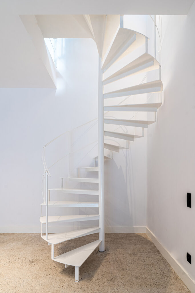 LaagOpLaag_website_gesgeGestichtstraat-8 Verbouwing Gent, Woning verbouwen Gent, totaalverbouwing, architectuur en interieur, Architect Gent, Stadswoning bouwen, stadswoning verbouwen, Duurzaam bouwen inspiratie, Architectenbureau Laag op Laag, architectenstudio, Duurzame architectuur, Toekomstbestendige woningen, Groene leefbare stad, Gelaagdheid in architectuur, Kwaliteit en duurzaamheid, (Ver)bouwen voor volgende generaties, Naadloze overgang binnen en buiten, Lange termijn ontwerp, Groendaken en tuinontwerp, Stijlvolle en duurzame woningen, Lagen in architectuur, Architectuur voor leefbaarheid, Wonen met een groen dak, Toekomstgerichte architectuur, Architecten voor stadswoningen, Duurzame bouwprincipes, Woningontwerp voor generaties, Modern woningontwerp, Innovatieve architectuur, Ecologische bouwprojecten, Ruimtelijke gelaagdheid, Klimaatbewust ontwerp, Architectuur met oog voor detail, Energie-efficiëntie, Inspirerende woonomgeving, Harmonie tussen binnen en buiten, Architectuur en levensstijl, Creatieve woningontwerpen, Maatwerk architectuur, Vakmanschap in woningontwerp, Duurzame stadsontwikkeling, Erfgoed en hedendaags ontwerp, Architectuur met een visie, Biologisch wonen, Hedendaagse stadsvernieuwing, Groene architectuurprincipes, Architectuur voor gezinnen, Minimalistische woningontwerpen, Verbondenheid met de omgeving, Architectuur en gemeenschap, Architectuur met natuurlijke materialen, Woningrenovatie met visie, Functionele binnenruimtes, Ecologische woongebouwen, Esthetiek en functionaliteit, Architectuur en welzijn, Innovatieve woonoplossingen, Architectuur en biodiversiteit, Hedendaagse duurzaamheid, Groenruimte in stedelijke omgevingen, Architectuur en cultureel erfgoed, Unieke woningontwerpen, Inspirerende architectonische concepten, Woningontwerp en ecologie, Ruimtelijk bewustzijn in architectuur, Ecologische stadsplanning, Duurzaamheid en esthetiek, Moderne stedelijke woningbouw